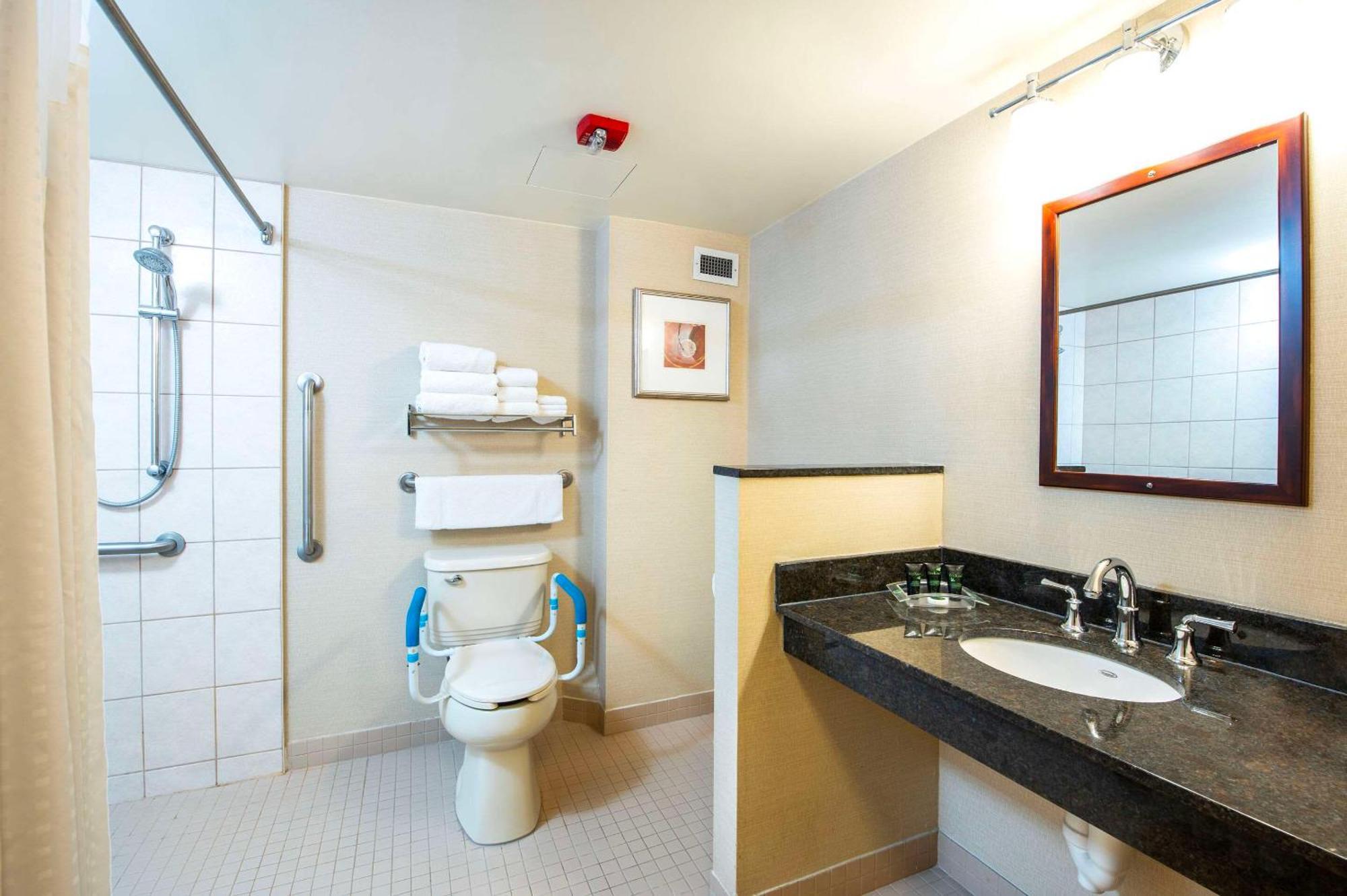 Allure & Conference Centre, Ascend Collection Hotel Barrie